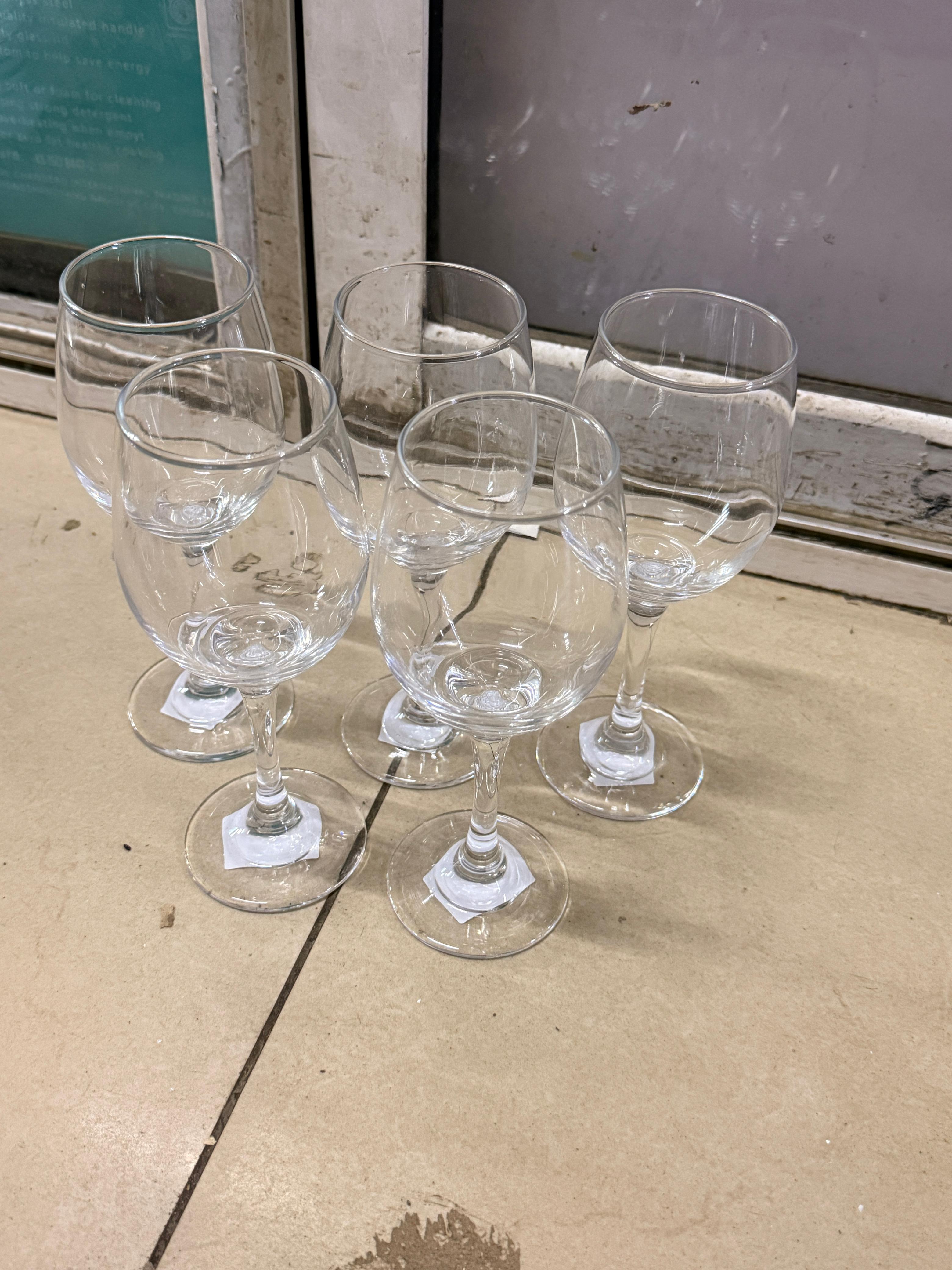 ‼️‼️Home Bar Handmade Crystal Wine Glasses, Set Of 6 PCS 🔥🔥crystal wine glass your new favorite! Designed to enhance every sip, this elegant crystal wine goblet is perfect for wine enthusiasts and c
