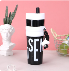 900ml Large Capacity Tumbler With Straw Portable Plastic Water Bottle Leakproof Non-Toxic Sports Bottle For Gym Fitness Camping Travel BPA Free