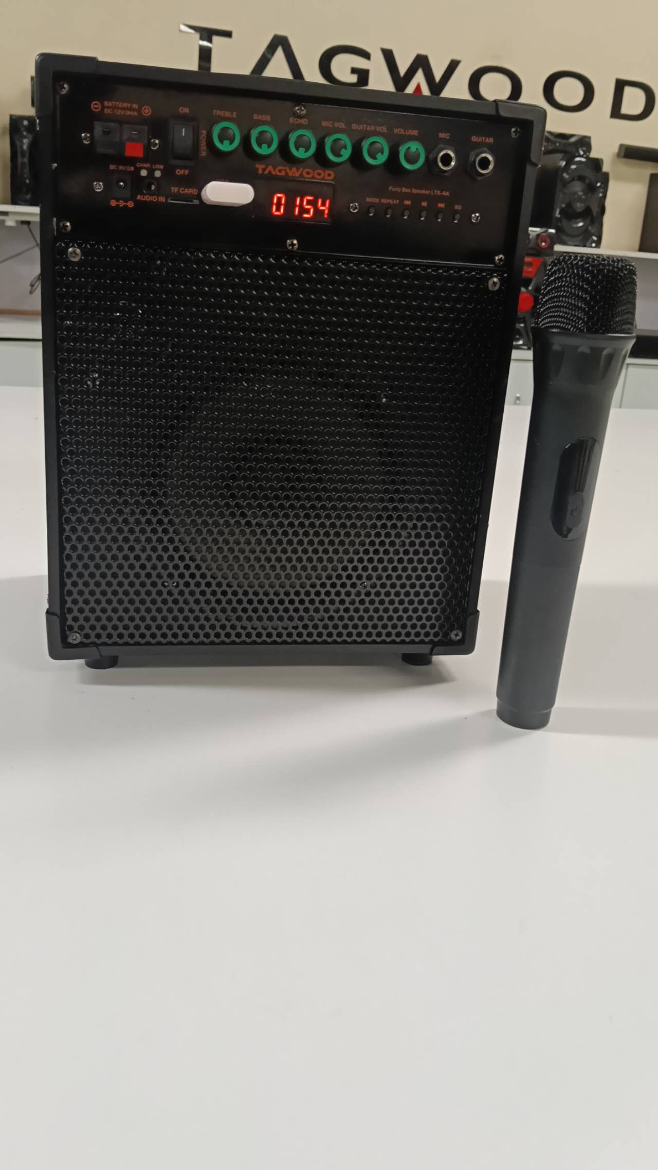 NEW TAGWOOD 6A RECHARGEABE AND PORTABLE OUTDOOR SPEAKER WITH FM BLUETOOTH FM RADIO AND WITH ONE FREE WIRELESS MICROPHONE
