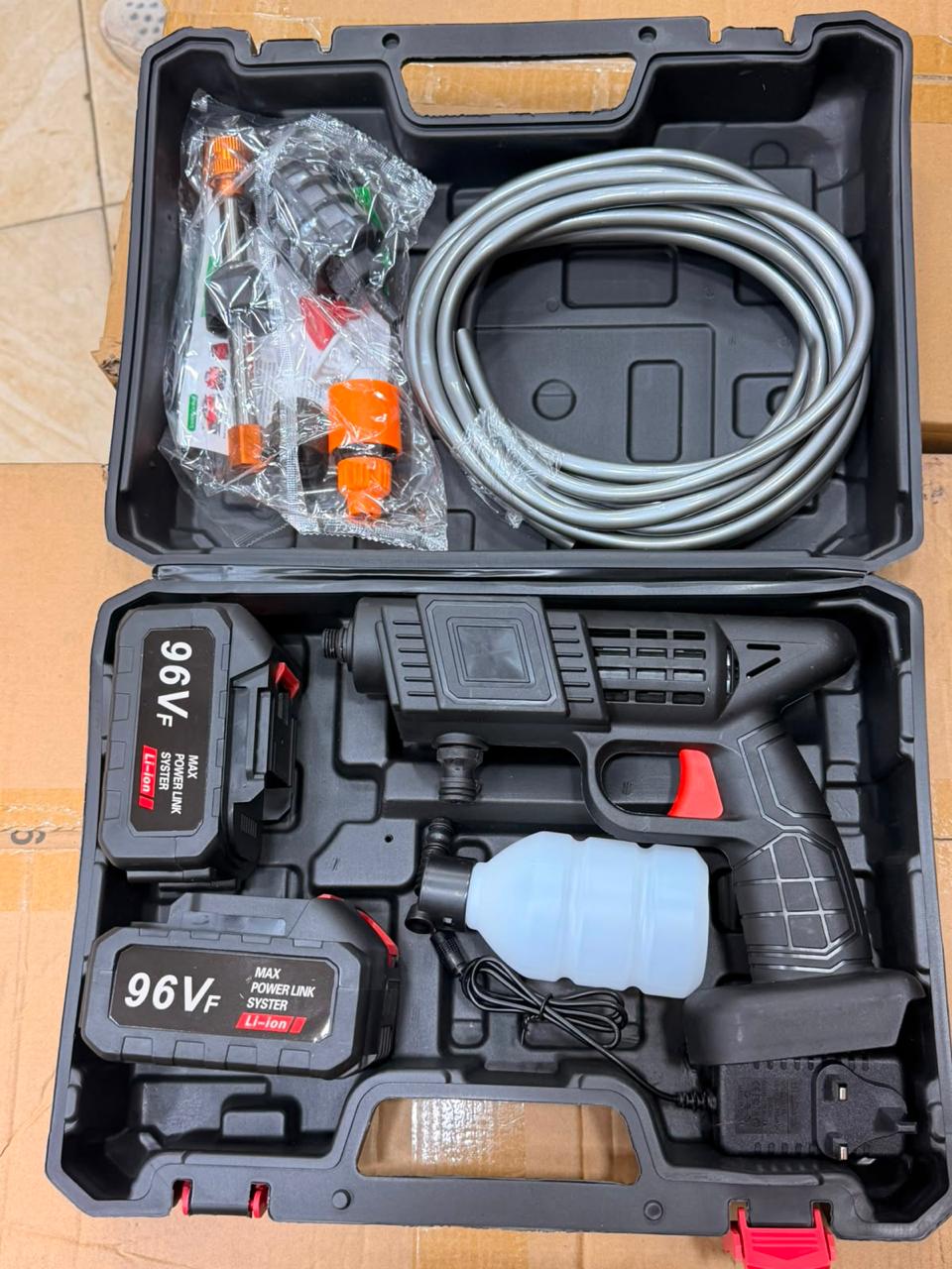 🚗💦 WIRELESS CAR WASH MACHINE / SPRAYER / GARDEN GUN – 96V

Make cleaning and outdoor spraying more convenient