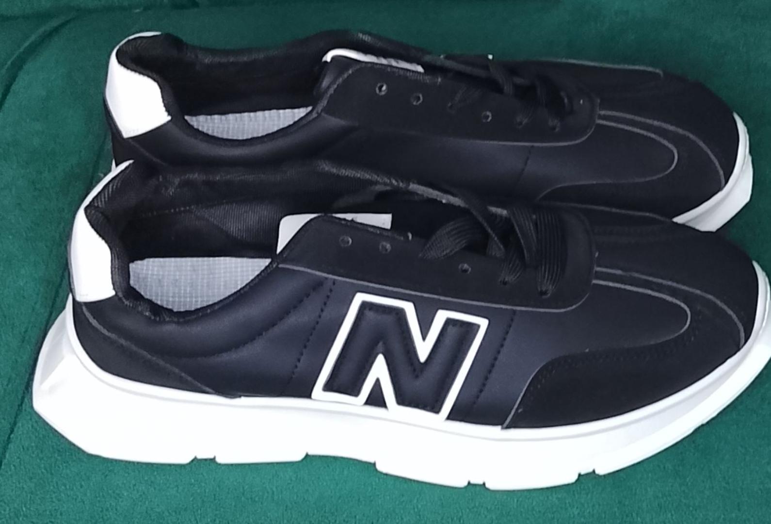 STEP OUT IN STYLE WITH OUR PREMIUM CREME SNEAKERS. HI FASHION DESIGNER SNEAKERS. UNISEX BREATHABLE FASHION SHOES AND CUSHIONED SOLE TO KEEP YOUR FEET COMFORTABLE AT ALL TIMES. AVAILABLE SIZE:43