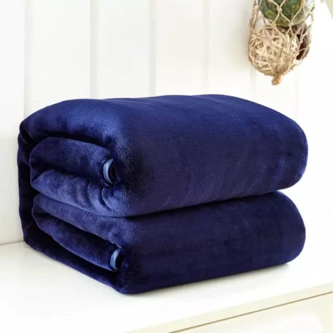 PLAIN CORAL FLEECE THROW BLANKETS. SIZES-4/6,5/6,6/6. CAN BE USED IN THE SITTING ROOM, BEDROOM, IN THE CAR AND EVEN OUTDOOR. THEY ARE BIG ENOUGH TO CUDDLE UP 2 PEOPLE. AVAILABLE IN VARIOUS COLOURS.