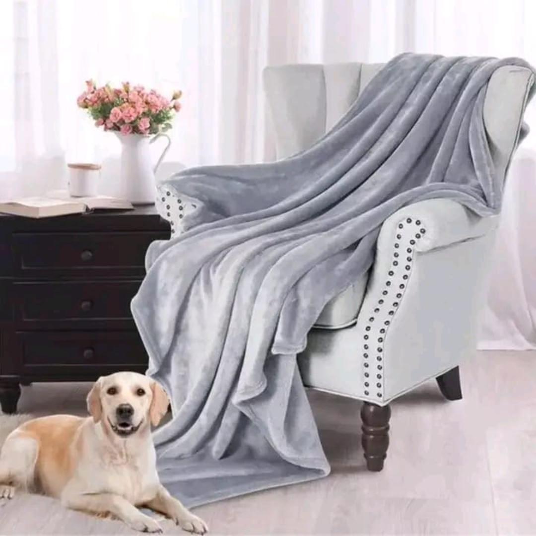 PLAIN CORAL FLEECE THROW BLANKETS. SIZES-4/6,5/6,6/6. CAN BE USED IN THE SITTING ROOM, BEDROOM, IN THE CAR AND EVEN OUTDOOR. THEY ARE BIG ENOUGH TO CUDDLE UP 2 PEOPLE. AVAILABLE IN VARIOUS COLOURS.