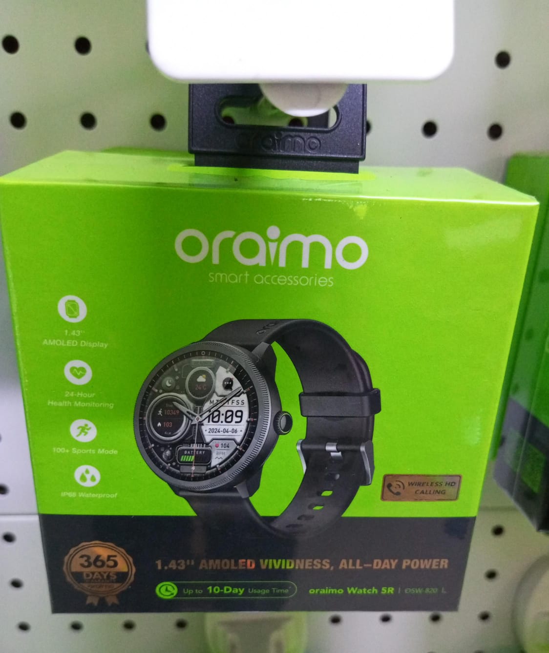 Oraimo smart watch 5R osw 820
Amoled screen 1.43''  anti scratch glass
Health rate and blood oxygen monitoring
IP68 water proof