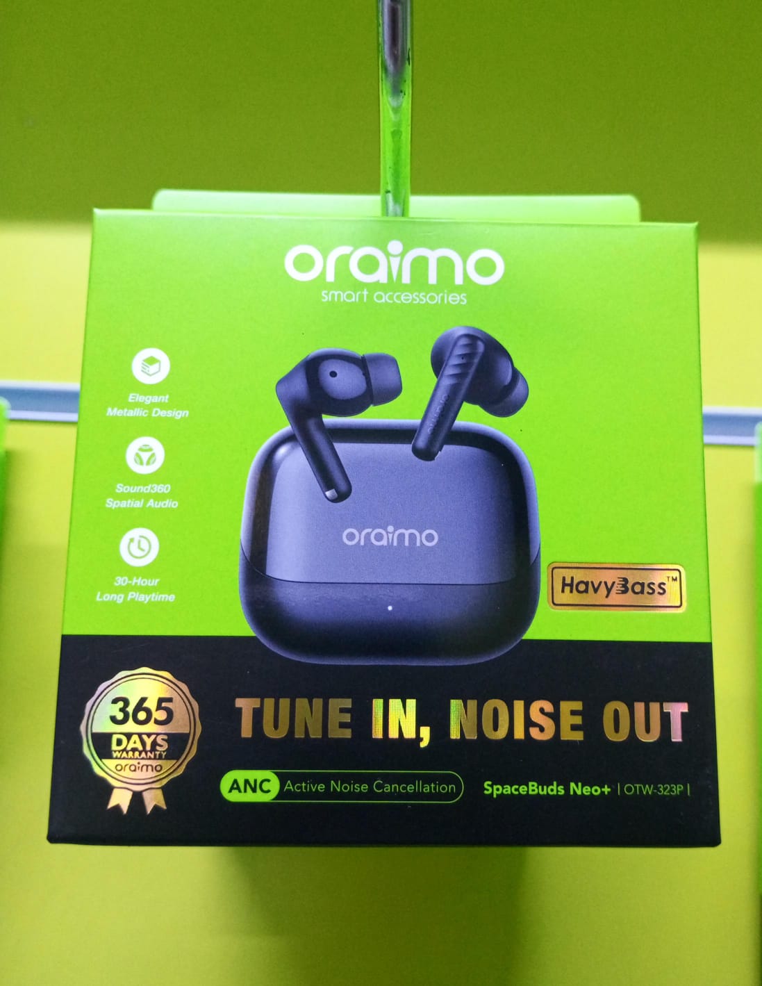 Oraimo spacebud Neo+ with ANC
Elegant metalic design
sound 360  spatial audio

30 hours playtime