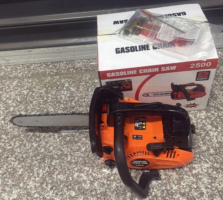 Small Gasoline Chainsaw – HONDA
⚡ Powerful cutting. Reliable performance. Built for tough outdoor work.a compact yet powerful tool designed for efficient wood cutting, pruning, and general outdoor wor