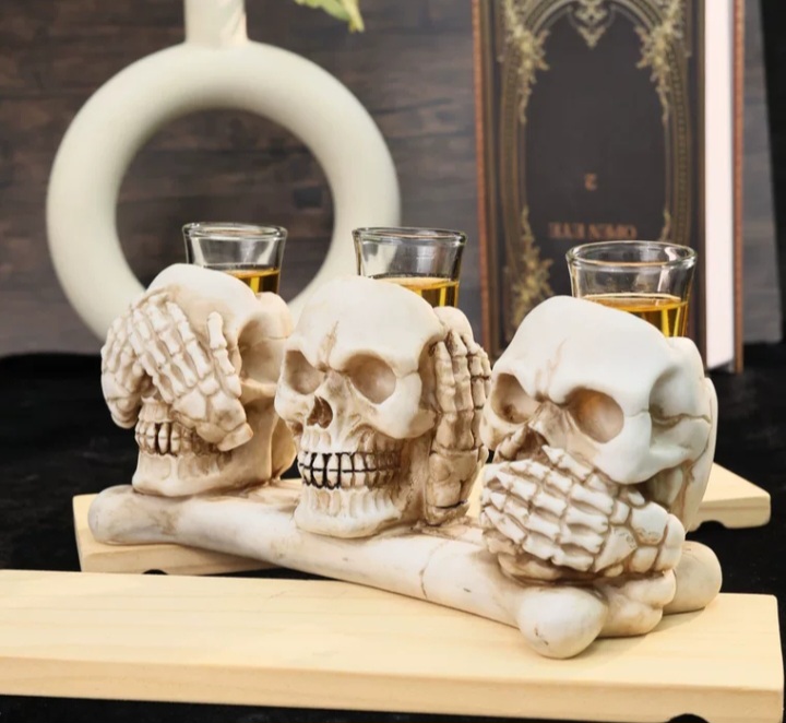 "Don't Listen, Don't See, Don't Speak" liquor glass set, a creative Halloween glass.