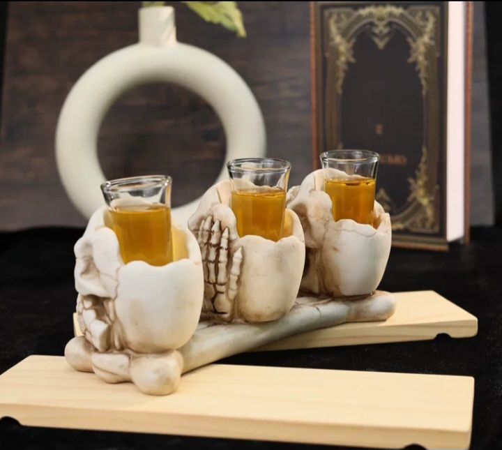 "Don't Listen, Don't See, Don't Speak" liquor glass set, a creative Halloween glass.