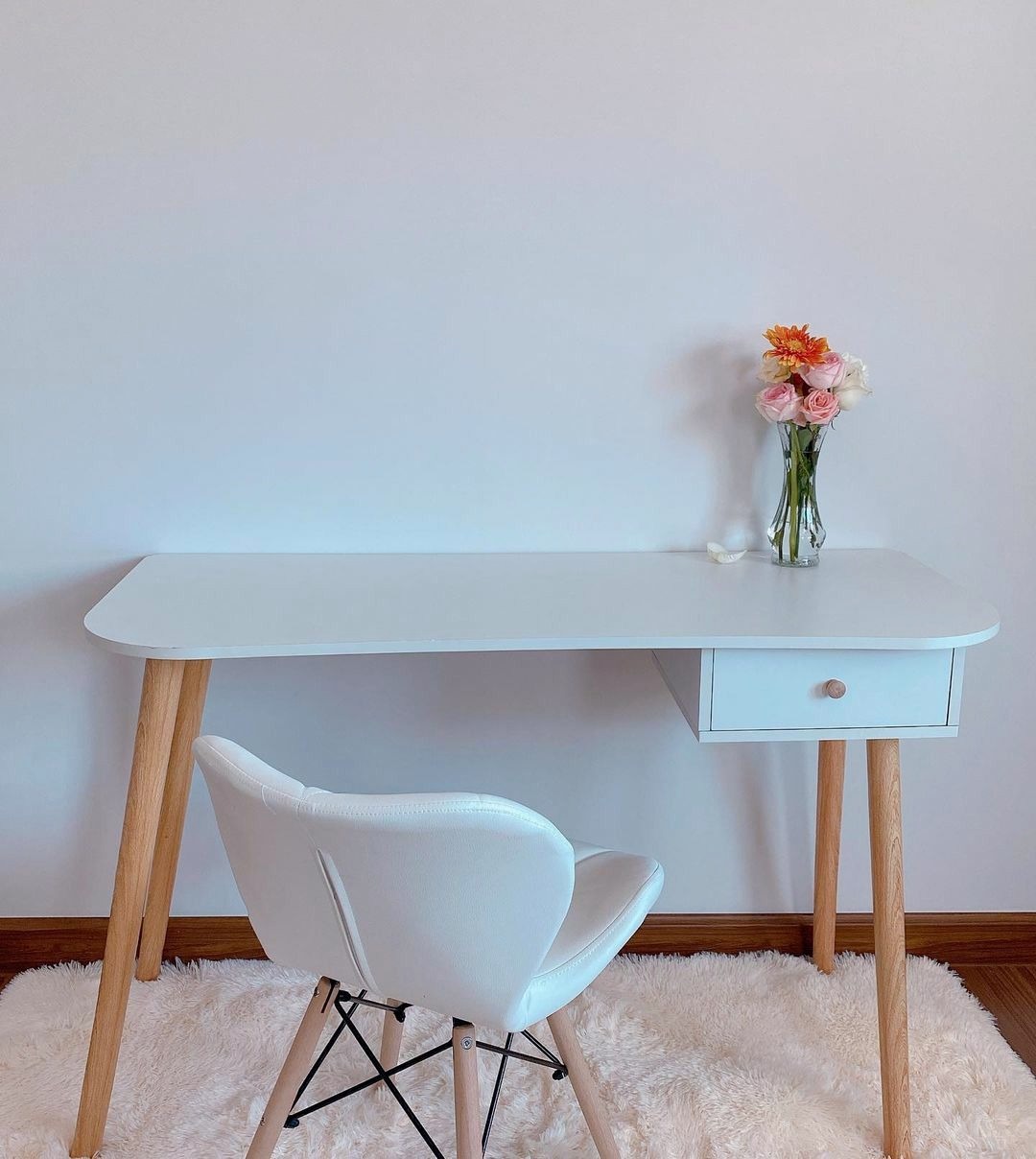 Generic multi purpose Nails Desk/office desk/Storage desk/decor table Fit for Home use with a chair