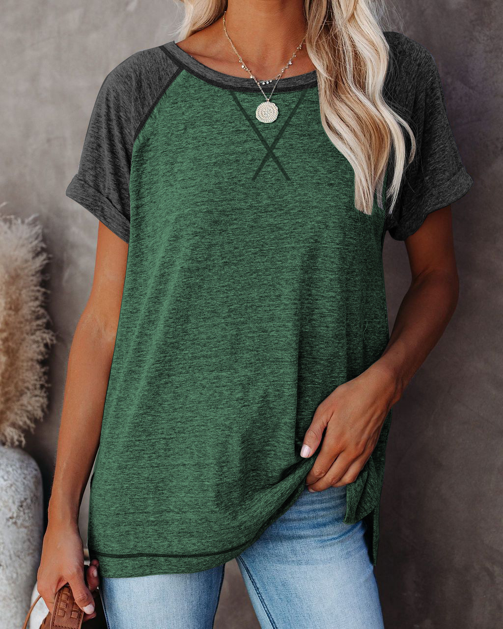 2026 Spring/Summer New Women's Fashion Unique Style Women's Clothing Colored Short-sleeved Top Comfortable Relaxing Spliced Version Simple good-looking Upper Outer Garment