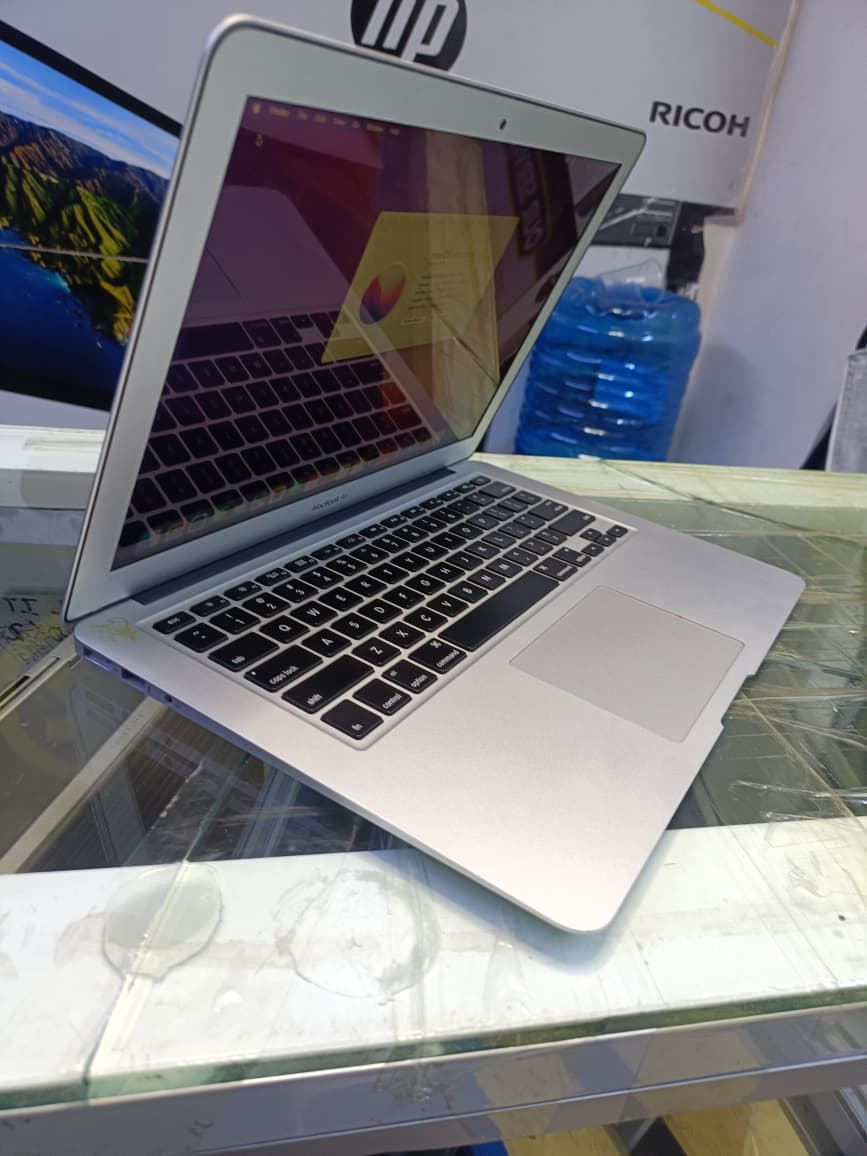 Apple MacBook Air 2017 ( A1466) Core i5 8GB RAM 256GB SSD 13.3” Laptop – Slim, Fast & Premium Ultrabook for Work, School & Business