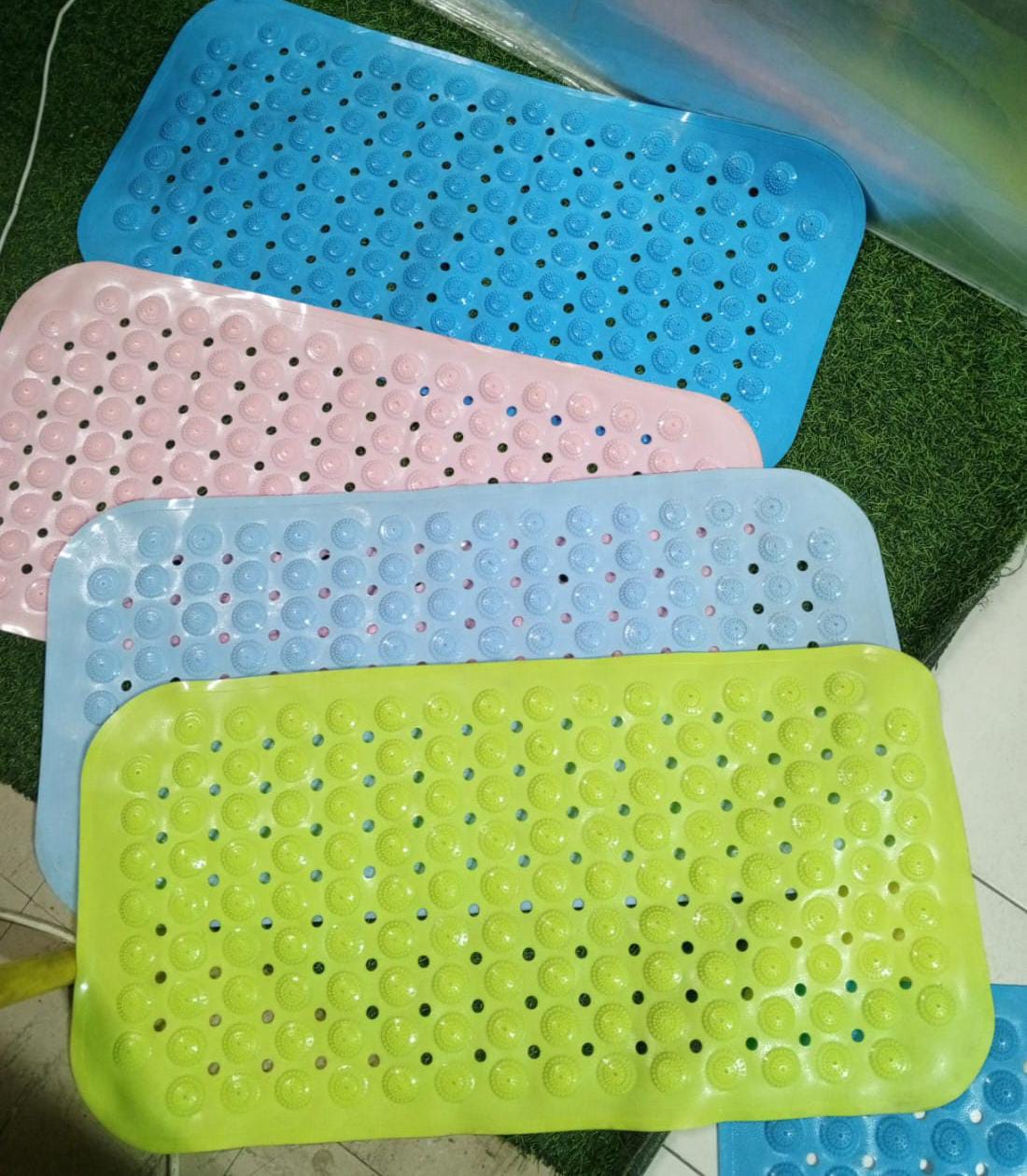 Non-Slip Bathtub Mat – Anti-Skid Rubber Shower Mat, Eco-Friendly TPE Bath Mat with Drain Holes