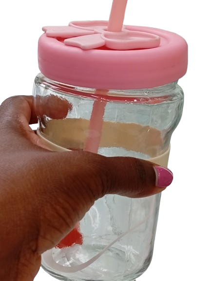 Ribbed Juice/water glass tumblers , comes with a straw and an airtight lid. 500ml