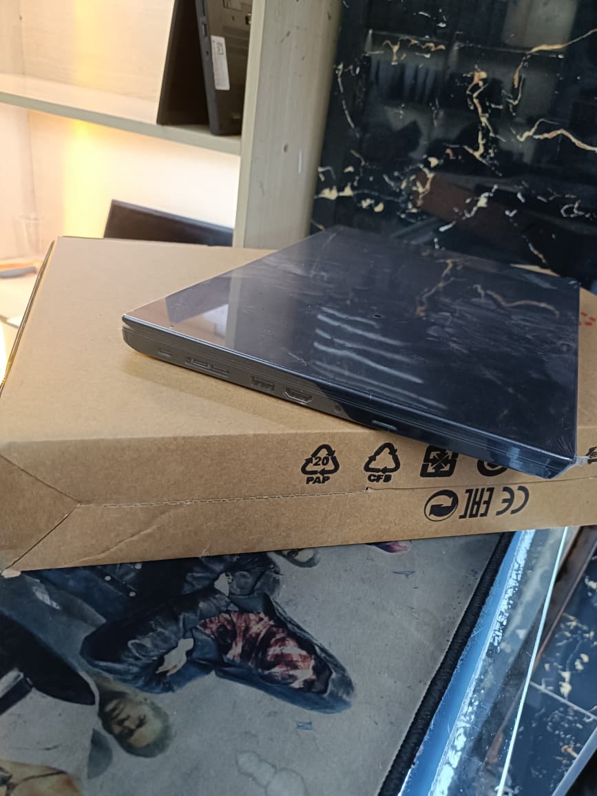 NEW LAPTOP LENOVO THINKPAD T495 AMD RYZEN 2GB GRAPHICS 5 INTEL CORE I5 8GBRAM 256SSD 13.6'' DISPLAY 6MONTH OF WARANT.
