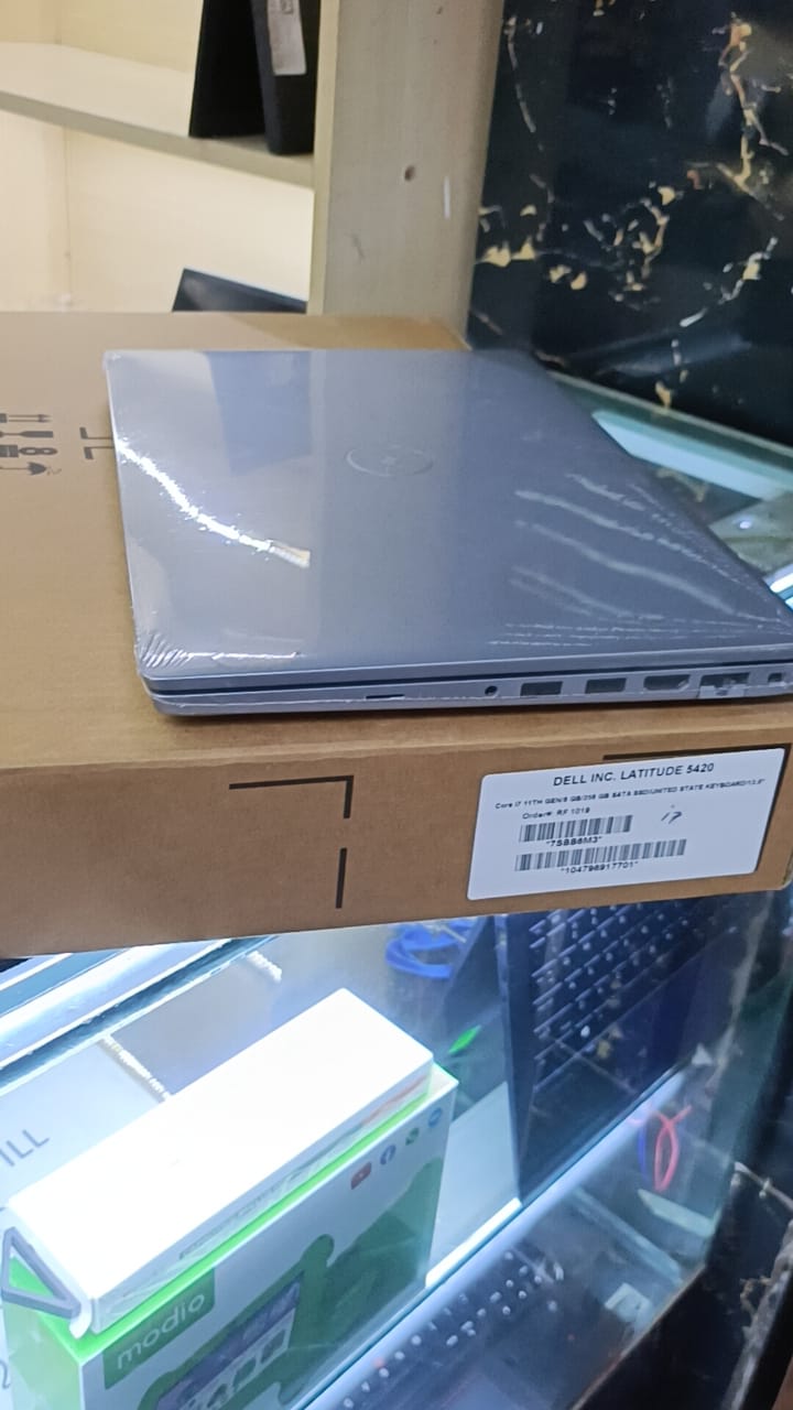NEW LAPTOP DELL LATITUDE 5420 INTEL CORE I7 11TH GENERATION 8GB RAM 256 SSD WINDOWS 11 6MONTH OF WARANT 12.6 '' DISPLAY