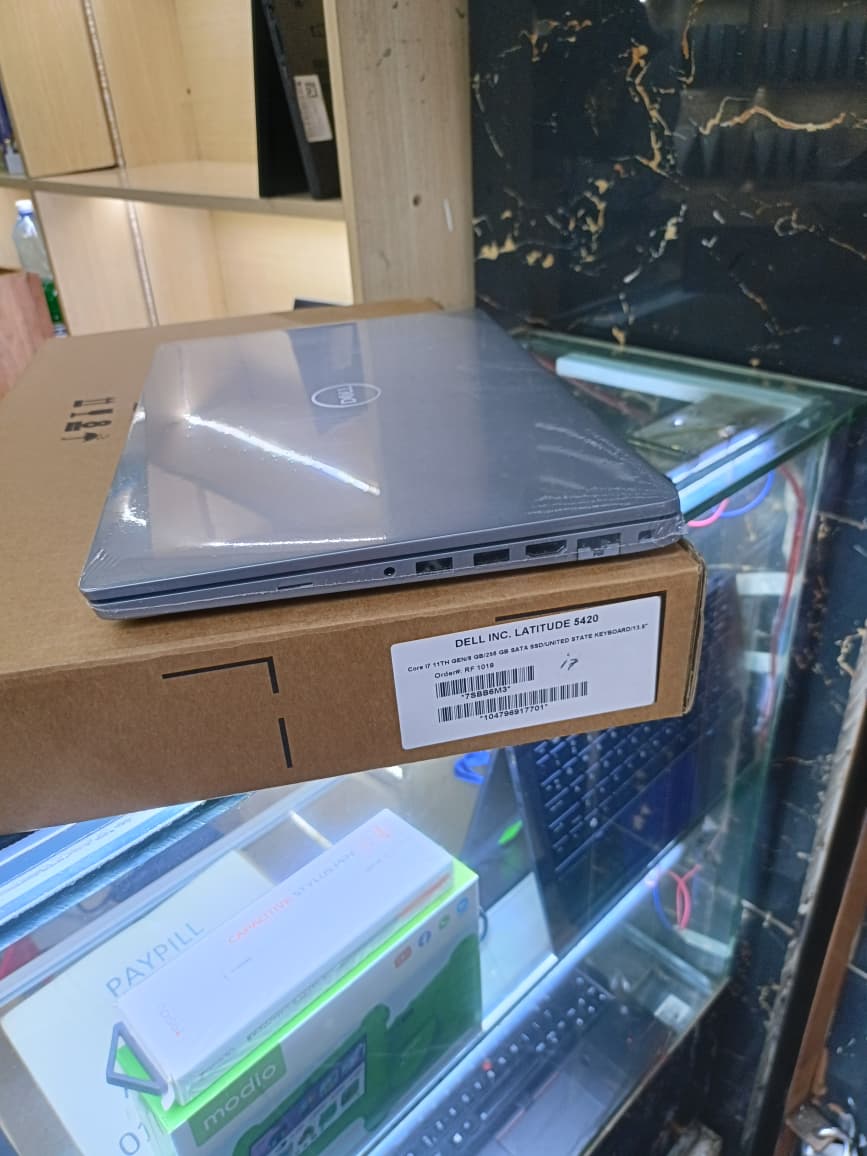 NEW LAPTOP DELL LATITUDE 5420 INTEL CORE I7 11TH GENERATION 8GB RAM 256 SSD WINDOWS 11 6MONTH OF WARANT 12.6 '' DISPLAY