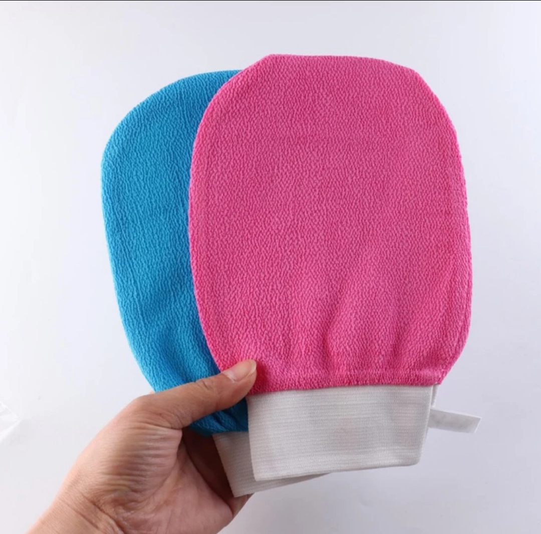 DOUBLE SIDED MORACCAN BATH BEAUTY GLOVE DEEP EXFOLIATING BODY SCRUB HELPS TO EXFOLIATE, UNCLOG PORES, EVEN SKIN TONE, STIMULATE BLOOD CIRCULATION SMOOTHEN AND SOFTEN SKIN REMOVE DEAD SKIN