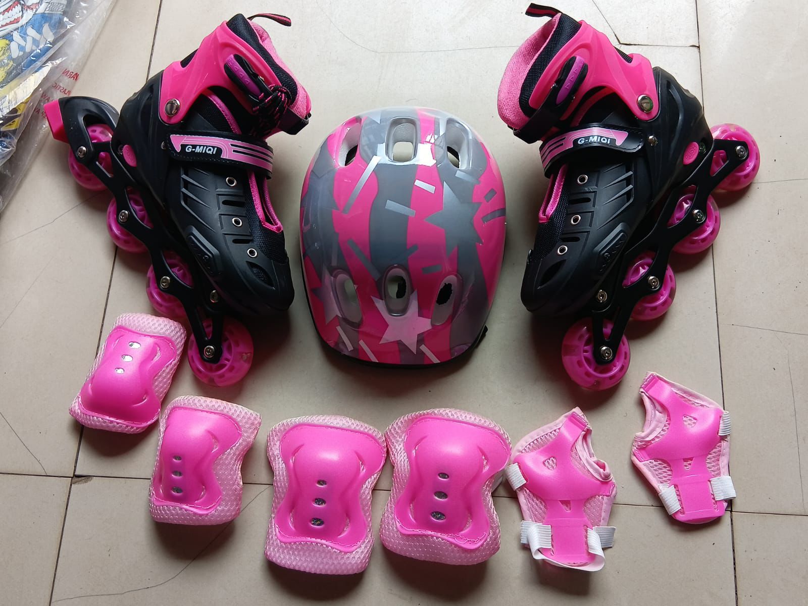 🛼🔥 PRO SKATING FULL SET AVAILABLE NOW! 🔥🛼
Ready to roll in style and safety? Get the complete skating package perfect for beginners, kids, teens, and adults!
