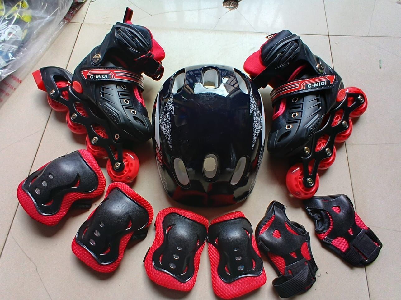 🛼🔥 PRO SKATING FULL SET AVAILABLE NOW! 🔥🛼
Ready to roll in style and safety? Get the complete skating package perfect for beginners, kids, teens, and adults!