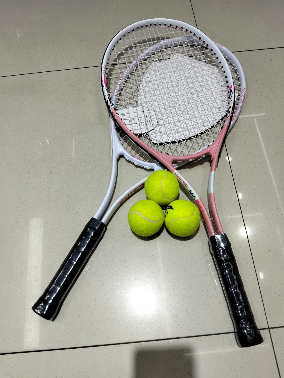 🎁 GIFT OFFER 🎁 - A PROFESSIONAL LAWN TENNIS SET ✅2 RACKETS, ✅3 BALLS and a carrier bag at affordale price
