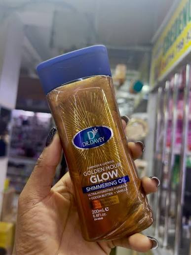 The Dr. Davey Golden Hour Glow Shimmering Oil, is a revitalizing body oil designed to provide a luminous, lustrous glow to the skin with an ultra-hydrating formula leaving a glowing effect on you skin