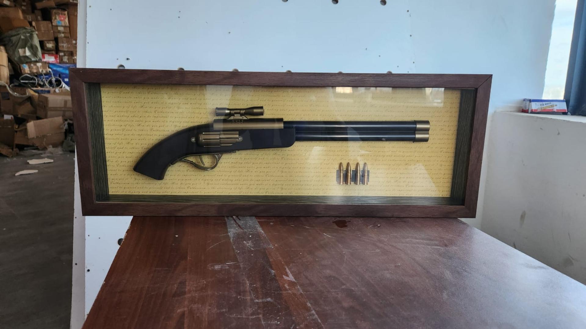 Luxury Decorative Gun Wall Frame | 1 Gun & 4 Bullets | 2 Guns & 4 Bullets | 2 Guns & 16 Bullets | Vintage Wall Art for Home, Office, Bar & Lounge