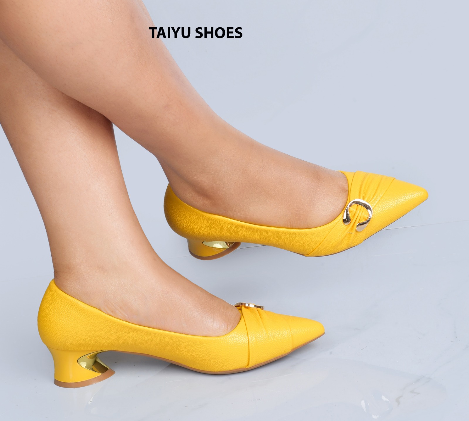 Clearance sale❤️‍🔥OFFER/OFFER HEELS women shoes 🔥high quality women BLOCK light shoe ❤️‍🔥very cute looking 😍multifunctional official shoes ALL Weather wearing ladies/women flat rubber shoes very❤️