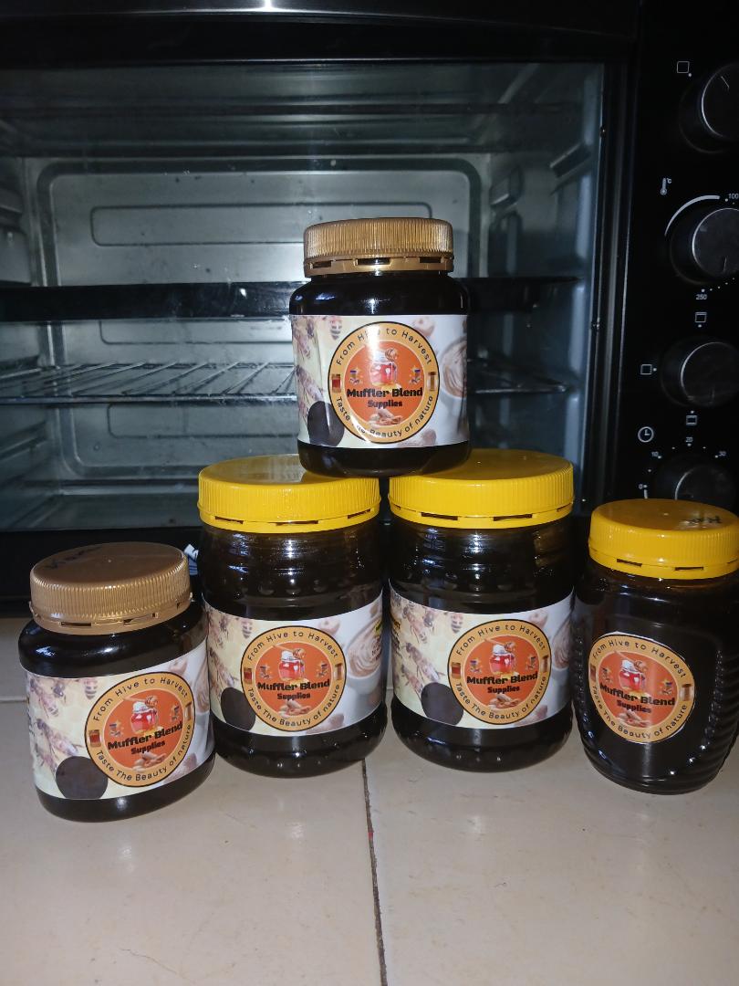 Muffler Blend Honey: Pure, Unfiltered Honey from Siaya County’s Lakeside, Crafted by Local Beekeepers for a Unique, Multi-Flower Flavor and Rich, Natural Sweetness in Every Drop