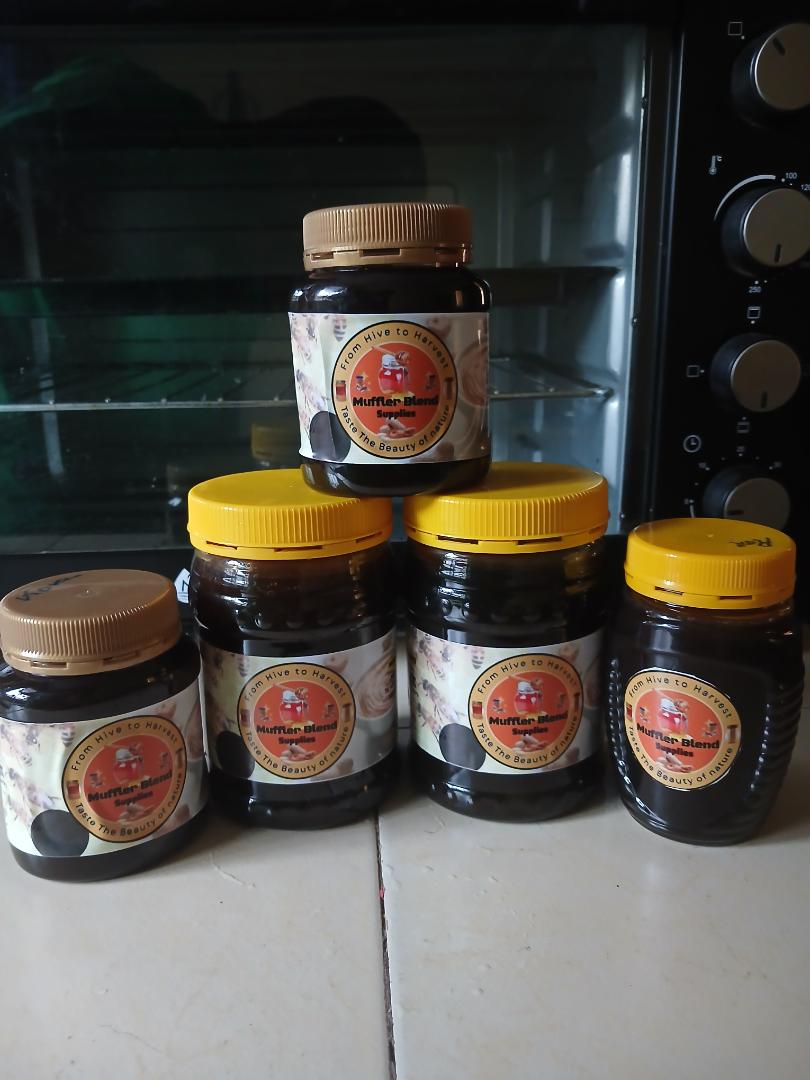 Muffler Blend Honey: Pure, Unfiltered Honey from Siaya County’s Lakeside, Crafted by Local Beekeepers for a Unique, Multi-Flower Flavor and Rich, Natural Sweetness in Every Drop