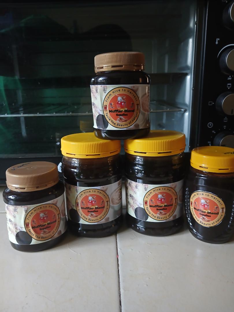 Muffler Blend Honey: Pure, Unfiltered Honey from Siaya County’s Lakeside, Crafted by Local Beekeepers for a Unique, Multi-Flower Flavor and Rich, Natural Sweetness in Every Drop