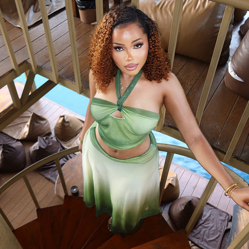 New product selection: European and American style cross-border fashion gradient color women's clothing temperament fresh long skirt set, hanging neck sleeveless backless summer two-piece set