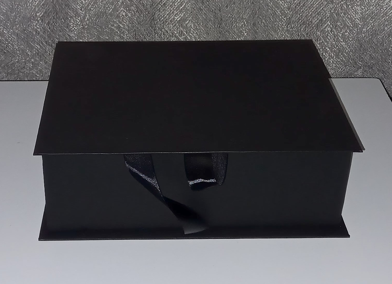 Luxury Gift Box with Shredded Paper – 11 x 9 x 3.5 Inch for Birthday, Wedding & Special Occasion Gifts