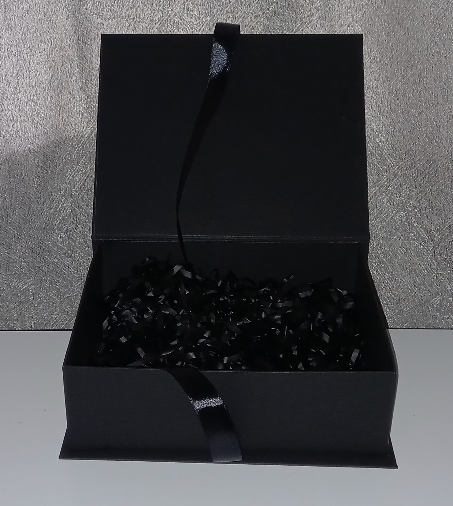 Luxury Gift Box with Shredded Paper – 11 x 9 x 3.5 Inch for Birthday, Wedding & Special Occasion Gifts