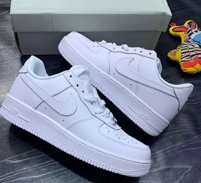 Everyday Casual Sneakers Classic Airforce Unisex Men and Women Classic Fashionable High-quality Airforce Shoes Generic Sneakers Sizes 37-45