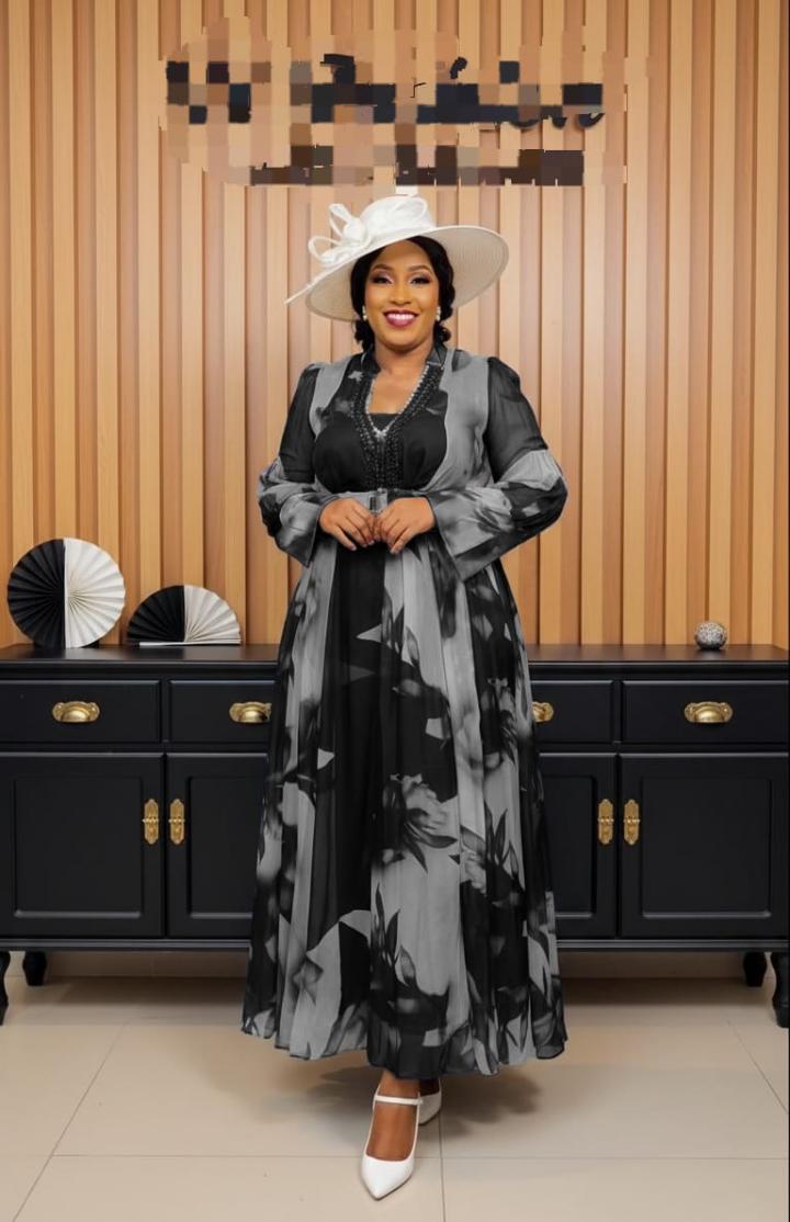 Beautiful maxi dress, 
Make me your plug and you will never regret 💕💕Beautiful chiffon dresses have just landed Don't miss out on this pretty Sizes 40 to 48(46 to 54)