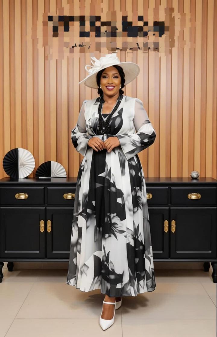 Beautiful maxi dress, 
Make me your plug and you will never regret 💕💕Beautiful chiffon dresses have just landed Don't miss out on this pretty Sizes 40 to 48(46 to 54)