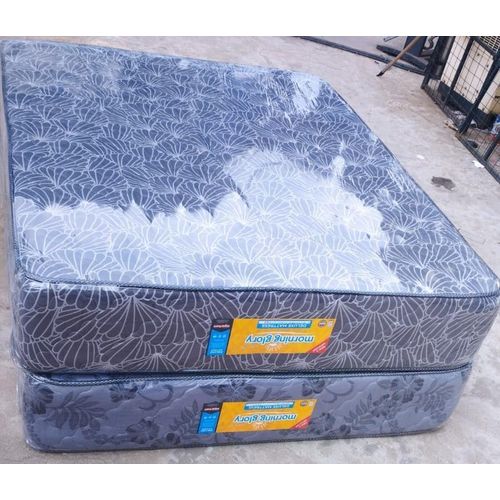 Morning Glory Deluxe mattress medium density 8,10 inch thickness with free fleece blanket>Random color dispatch