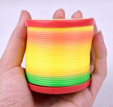 1 pc Magic Spring Rainbow Toy Game Spring Toy for Children - Fun Baby Toys Colorful Antistress Hand Skill Toys Big Magic Rainbow Circle Plastic Spring Coil Children Kids Creative Folding