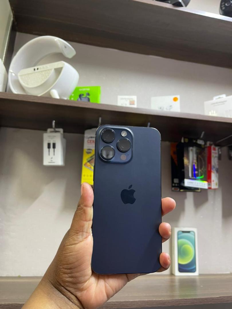​Apple iPhone 15 Pro Max 256GB - 5G eSIM Only - All Original Parts - Black