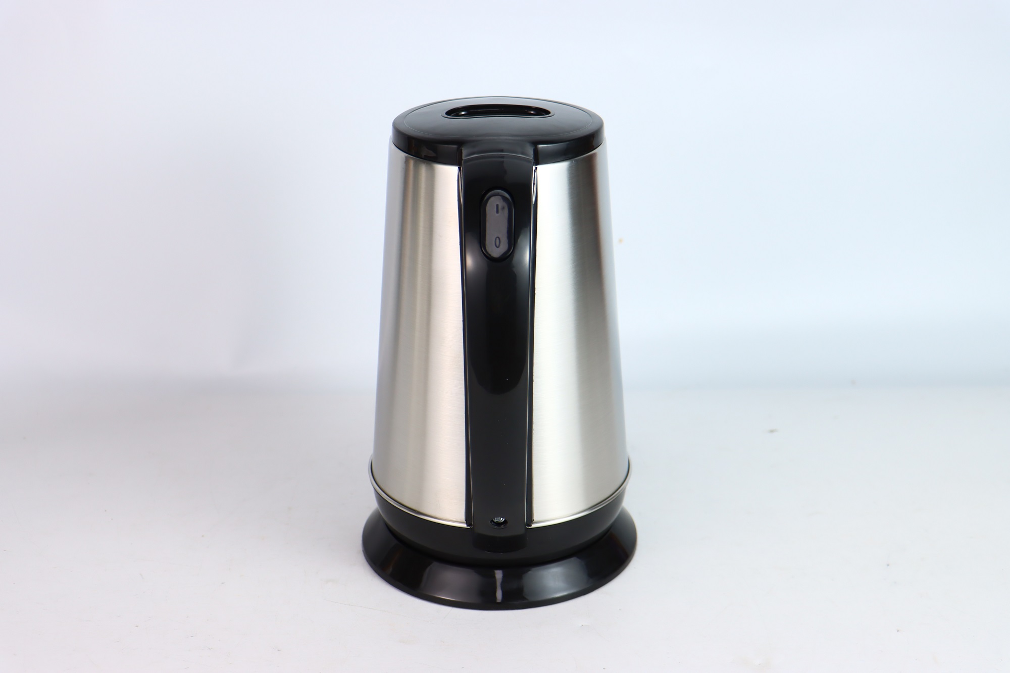 2.2L 1500W Cordless Stainless Steel Electric Kettle 360-Degree Rotational Base Automatic Shut-off 220V for Household Commercial