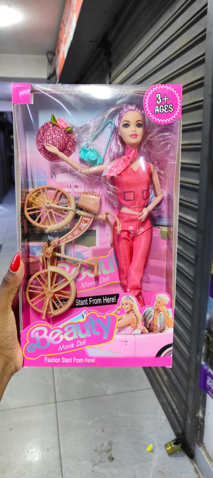 BARBIE BABY DOLL WITH BICYCLE 🚲🎀
Bring imaginative play to life with this adorable Barbie Baby Doll with Bicycle! A fun and engaging toy that lets little ones enjoy exciting role-play adventures whi