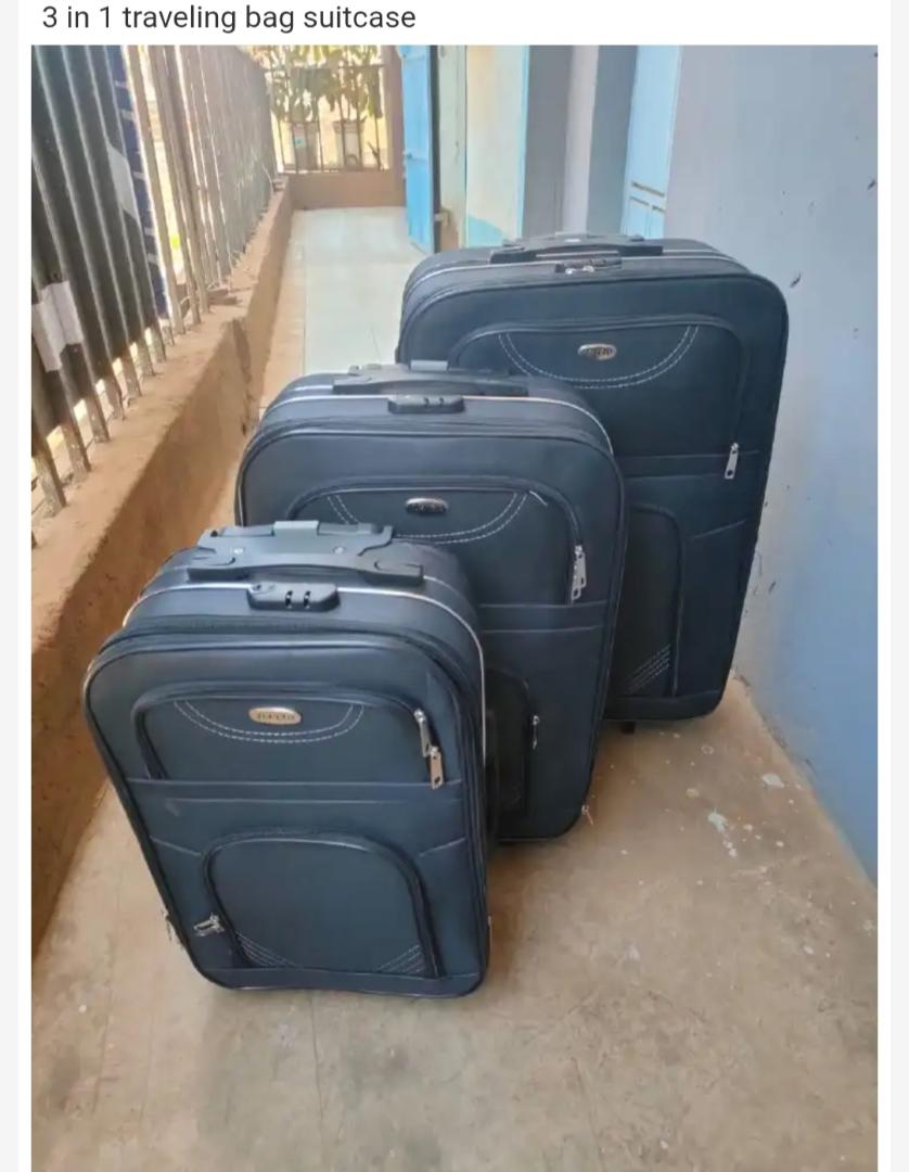 3 in 1 traveling bag suitcaseTravel in style and stay organized with this versatile 3‑in‑1 fabric bag, designed for professionals and travelers