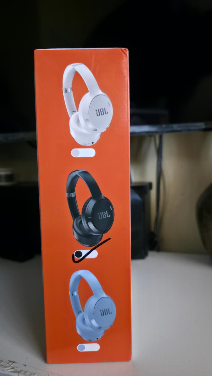 JBL black wireless bluetooth over-ear headphones