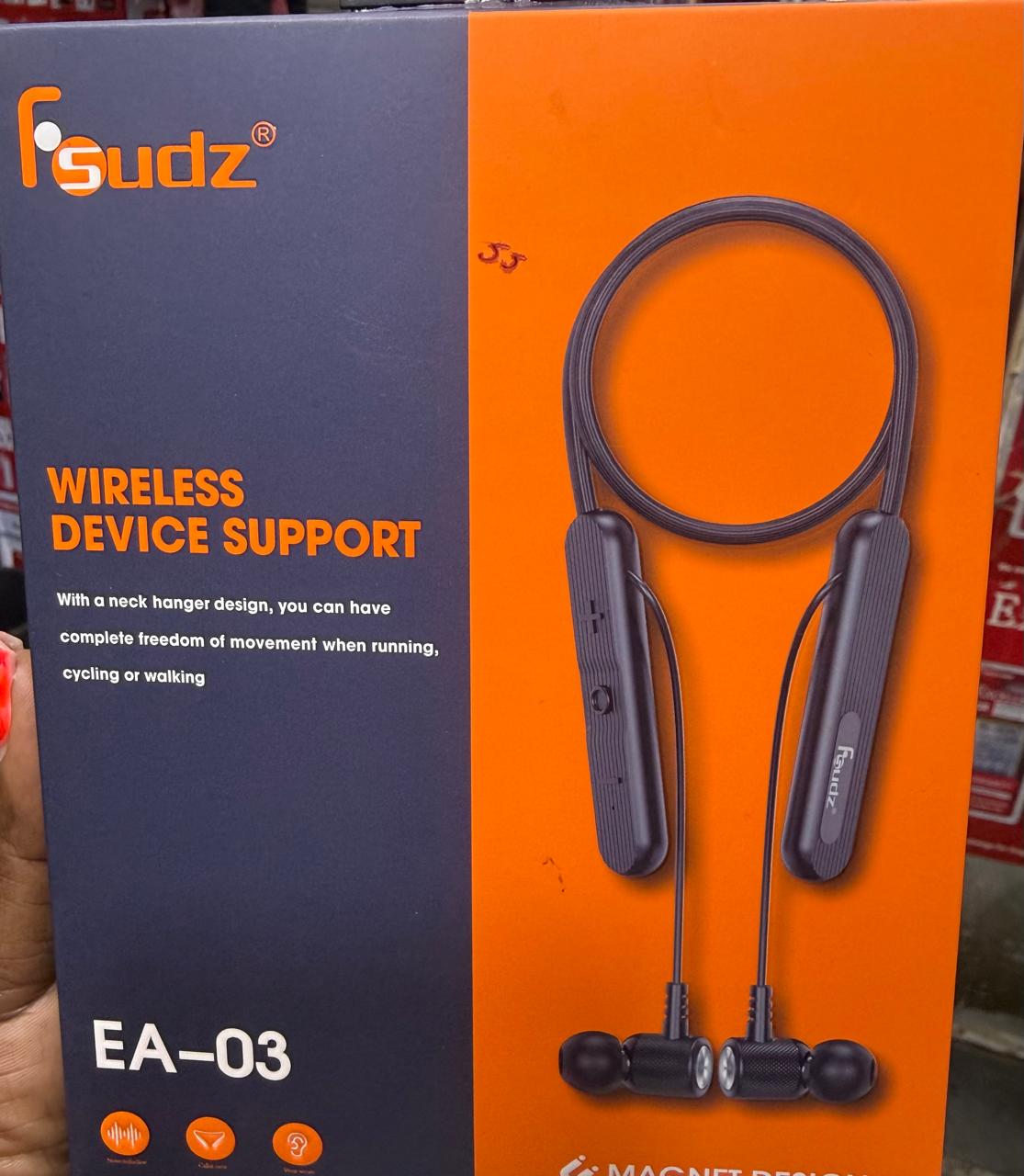 Wireless Bluetooth Neckband Earphones with Magnetic Earbuds – Sports Wireless Headset with Mic for Running, Cycling & Gym