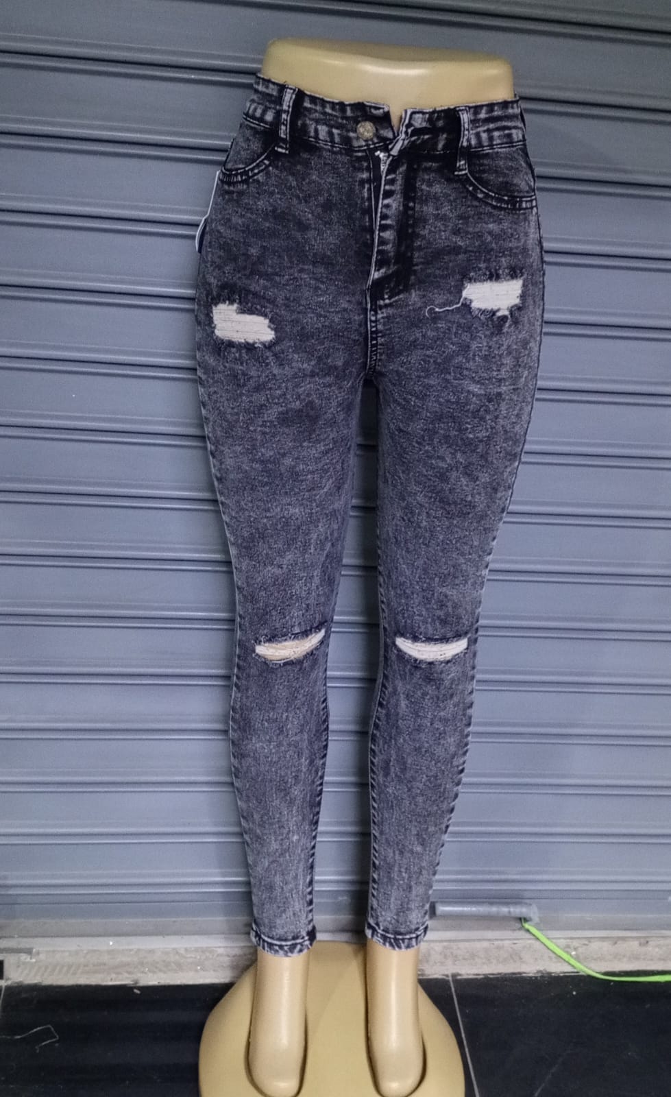Women’s Stretch Denim Jeans High Waist Skinny Fit Casual Fashion Jeans Comfortable Everyday Wear Ladies Jeans Sizes 27–34 Black Navy Blue Available