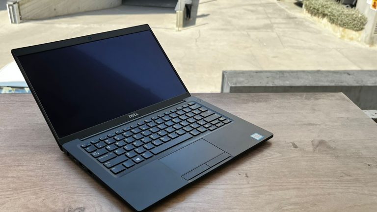 🔥OFFER🔥Dell Latitude 7390 Laptop, 13.3-inch FHD Display, Intel Core i5-8350U Upto 3.6GHz, 8GB RAM, 256GB SSD, DisplayPort via USB-C, HDMI, Qualcomm WWAN, Wi-Fi, Bluetooth, Windows 11
             .
