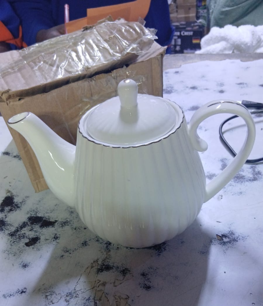 TEA POT. 1L Ceramic Tea Pot, It's a Reliable and Stylish Option for Everything From Breakfast Tables to Afternoon Teas.