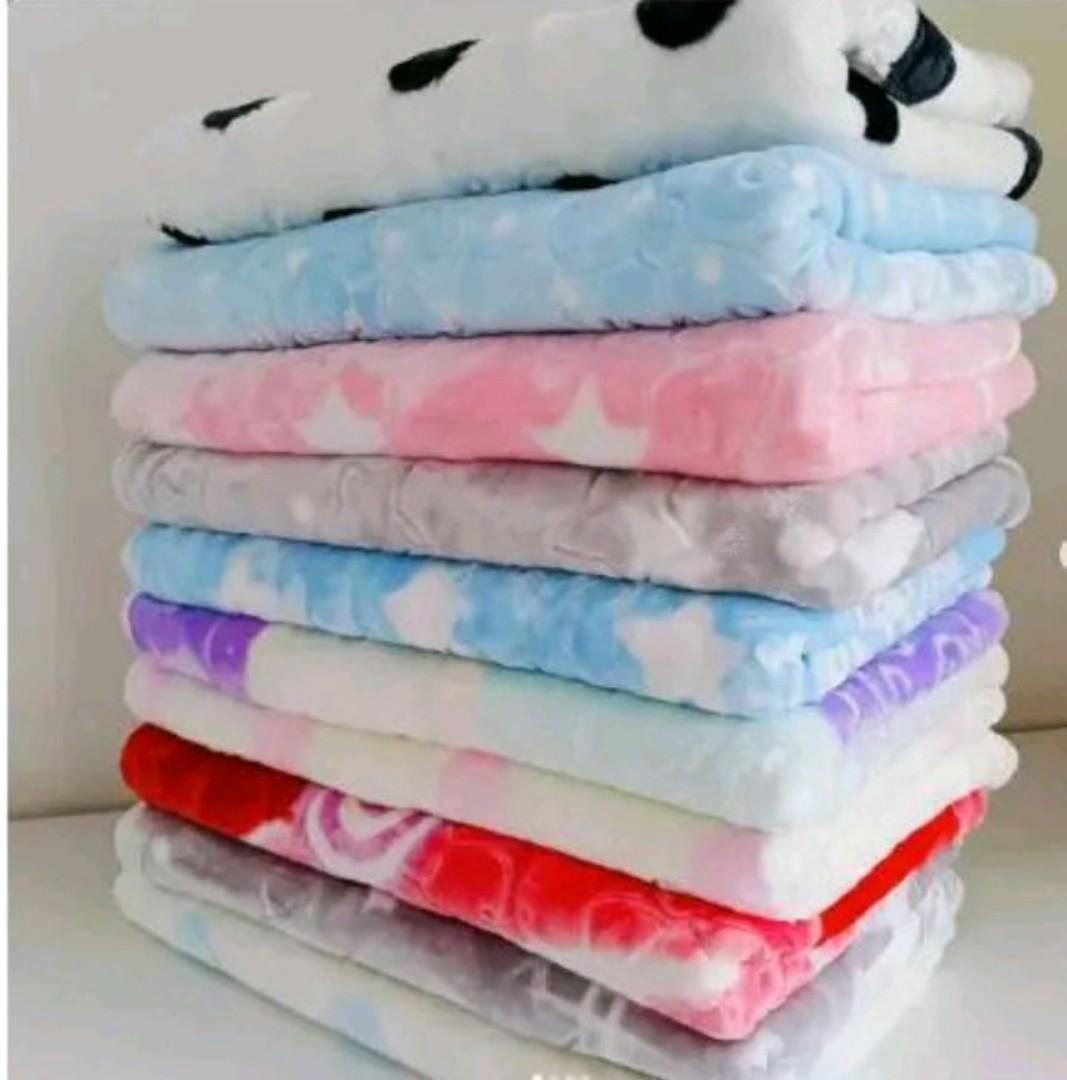 NEWBORN ESSENTIAL SET: Baby Nest+ 5 in 1 diaper bag+11 pieces suit+3 wetpants 6 socks+ 6 vests+2 mittens+baby blanket+2 kofias+bath basin+ bucket+lessos+ Diapers+6 nappie+6 liners+2 wrappers+umbrella