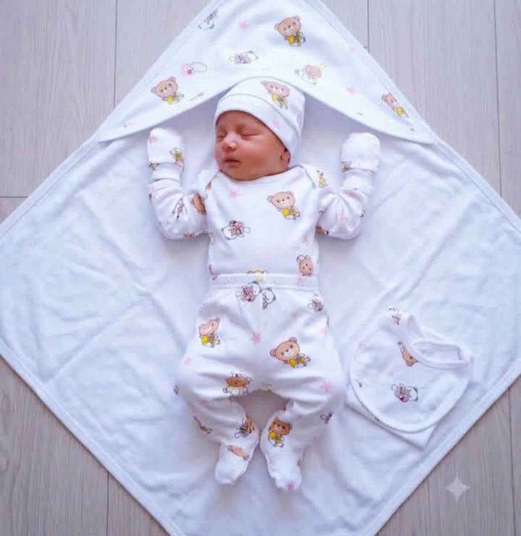 NEWBORN BABY ESSENTIALS::12 Newborn socks+1 dotted wrapper medium size +11 pieces baby suit+1 baby shawl+1 cotton lesso