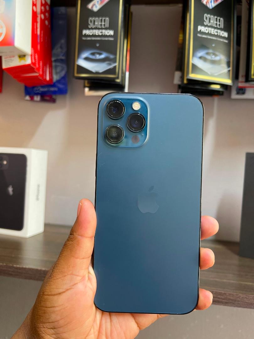 IPhone 12 Pro max 5G, US Version, 256GB, / 512 Gb - - Unlocked  (CLEAN) FACE ID ,TRUETONE WORKING ,90% ABOVE LOOKS NEW